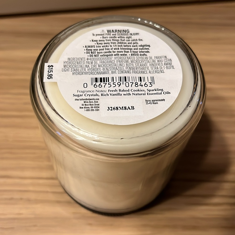 Bath & Body Works Single Wick Candle. Merry Cookie. - Picture 3 of 3